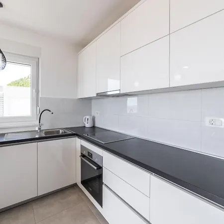 Luxury Maglica Makarska