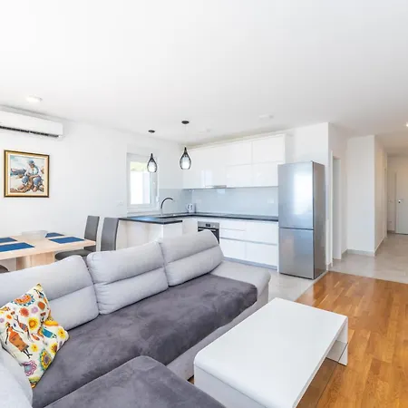 Luxury Maglica Apartment